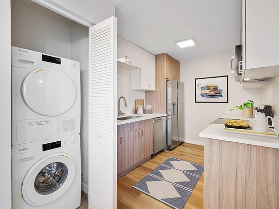 5th image of 25829 Viana Ave APT 9