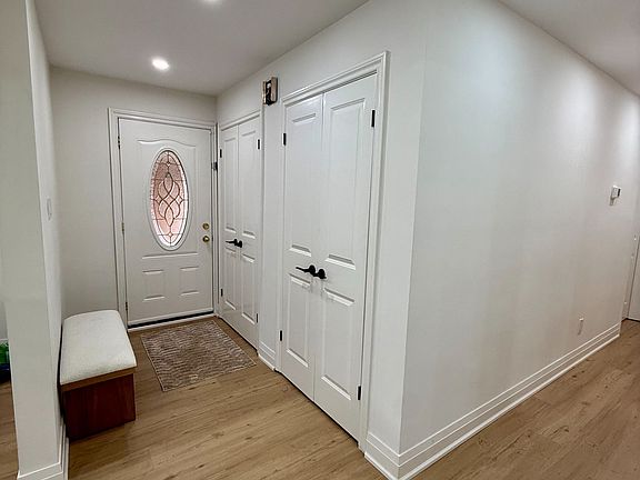 3rd image of 178 Ripplewood Rd