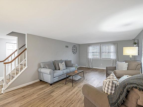 5th image of 1055 Champagne Dr