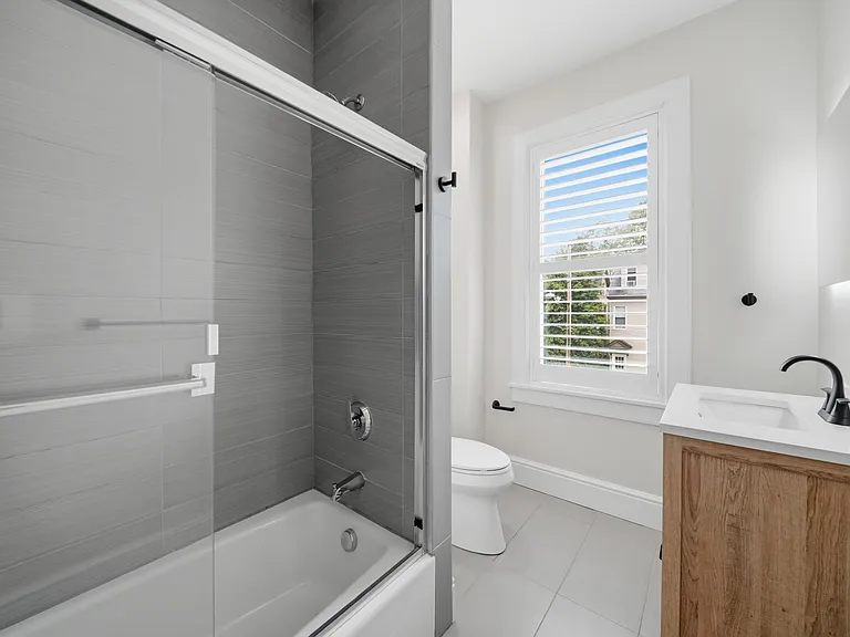 357 Lehigh Ave — Photo 13