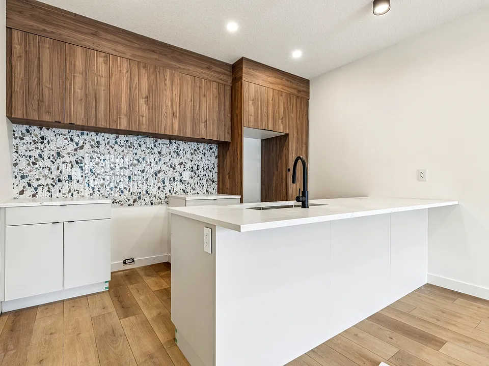 11430 123rd St NW