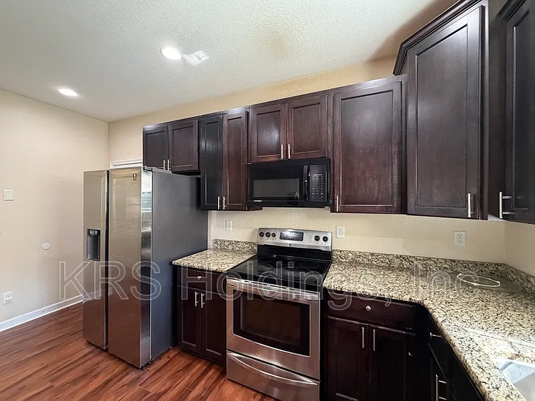 426 Seminole Rd — Photo 5