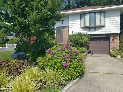 2785 N Cedar Ave, Ronkonkoma, NY, 11779