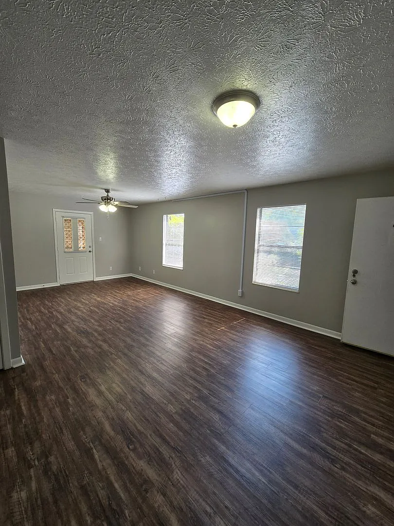 Castle Terrace Apartments — Photo 2