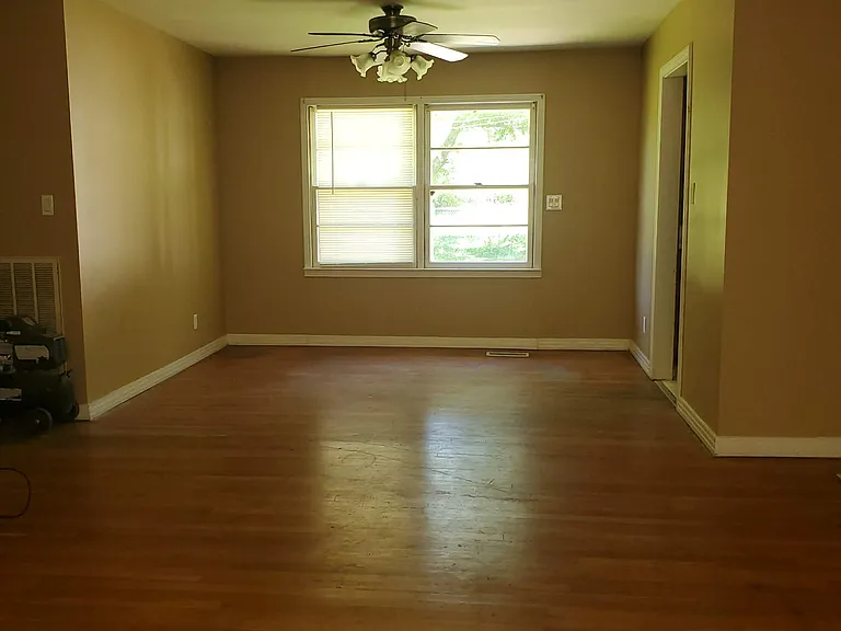 90 Central Ave — Photo 2