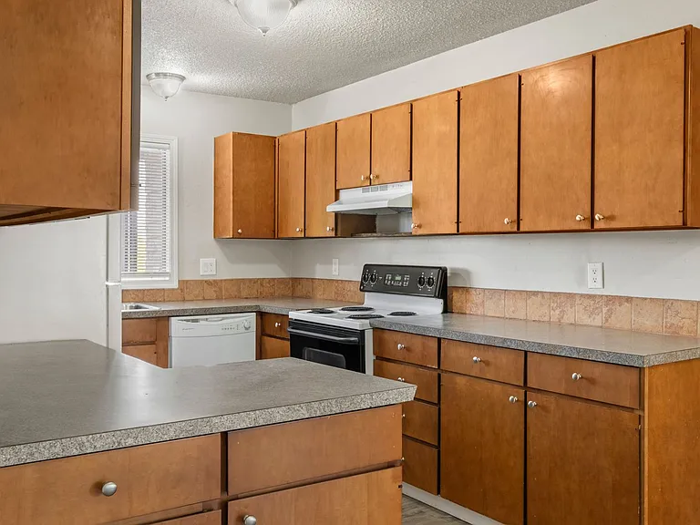 211 N Delaware Ave — Photo 41