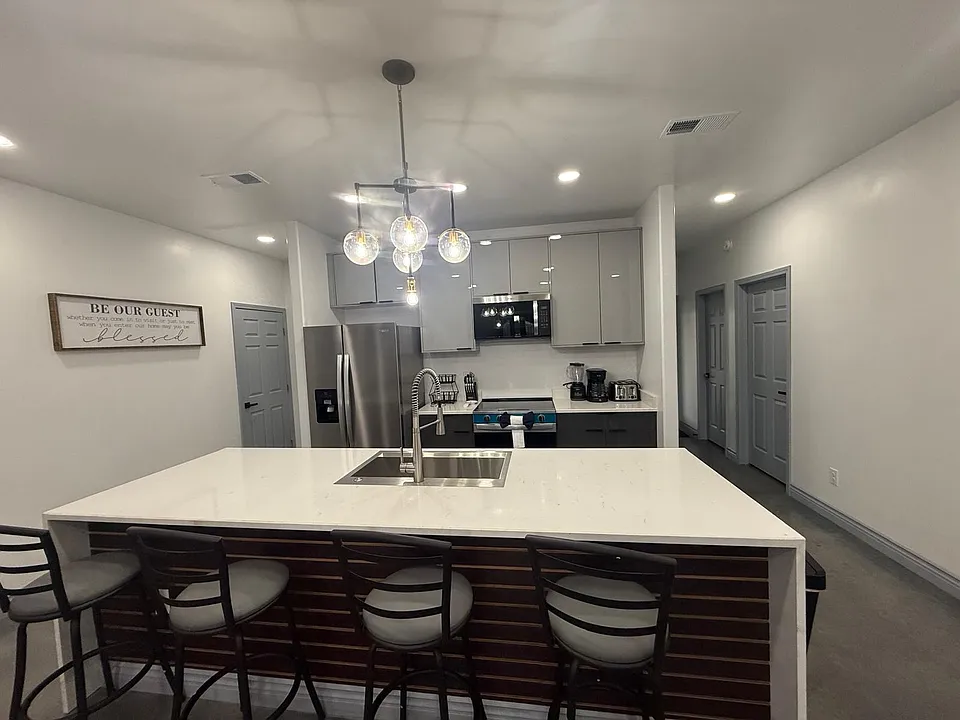 1593 Walter Stuart Loop