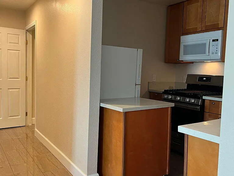 2552 Adriatic Ave #B — Photo 5