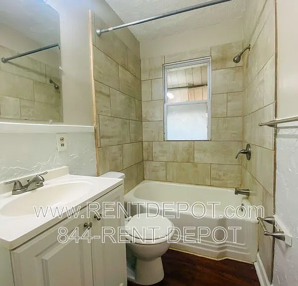 629 S Harlan Ave #C — Photo 8