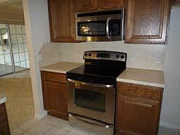 2nd image of 2609 Yorktown Ln