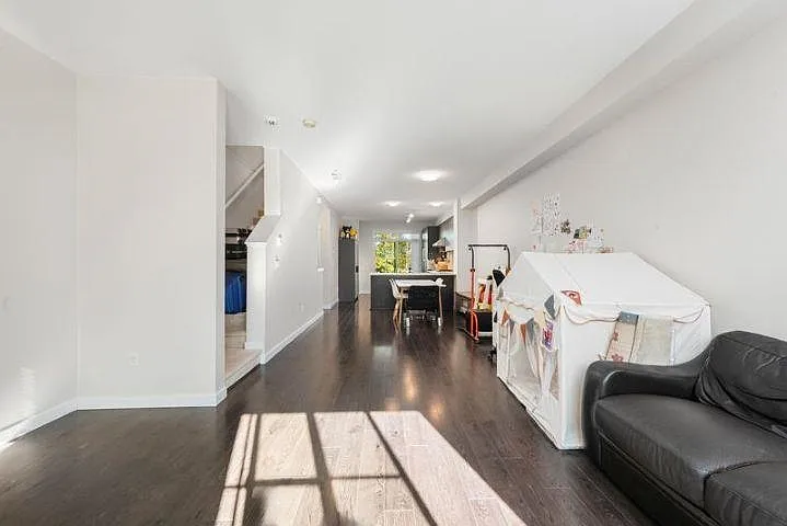 5551 Admiral Way #27 — Photo 1