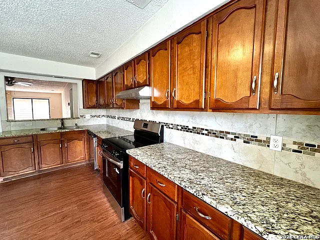 4717 Oakfield Way — Photo 9