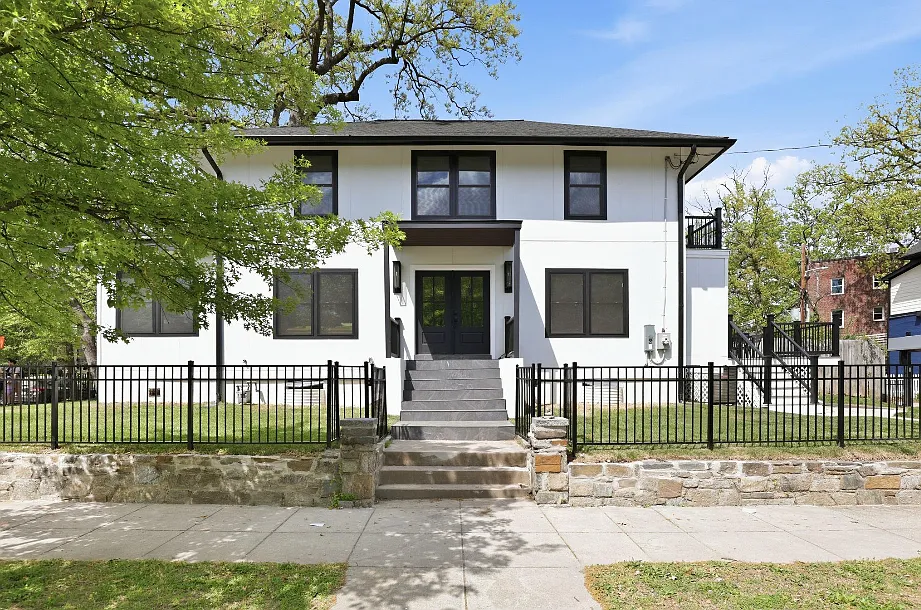 1355 Longfellow St NW