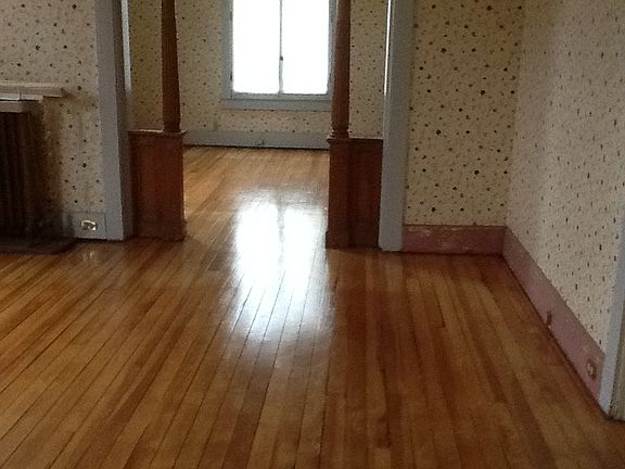 Living Room & Parlor