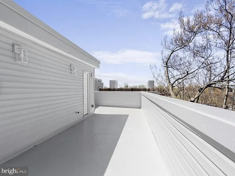 638 N Shedwick St #2 — Photo 2