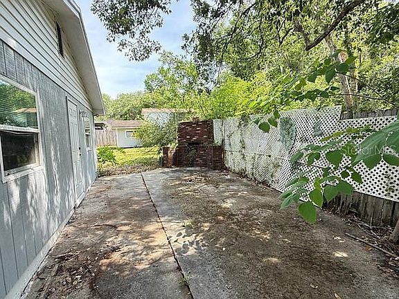 4th image of 406 Zoller St
