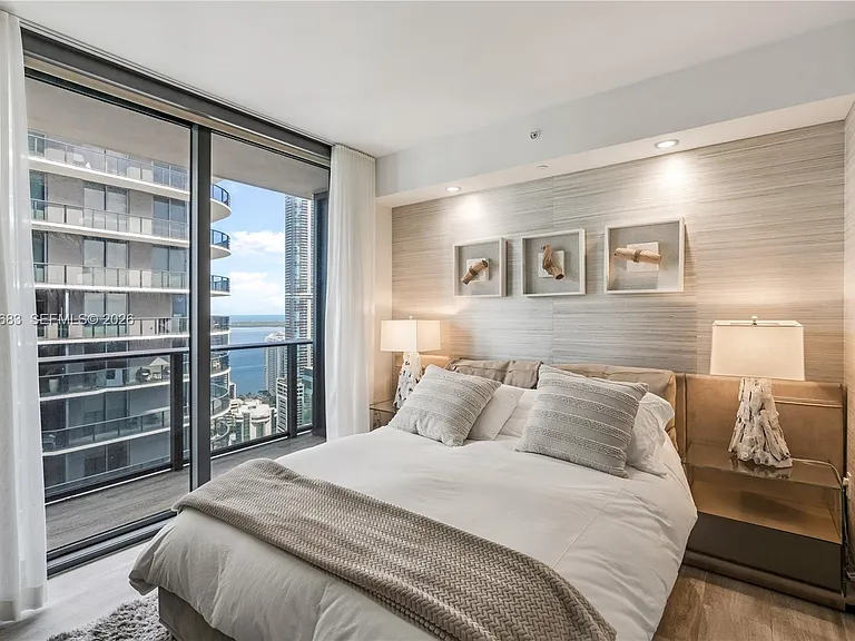 55 SW 9th St #4001 — Photo 14