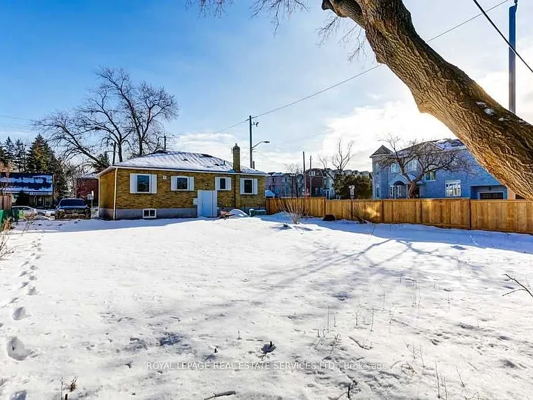 158 Finch Ave E #MAIN FLOOR — Photo 10
