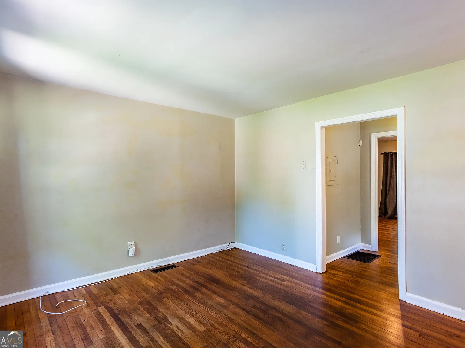 2 bed, 1.0 bath, 676 sqft, $1,125 — Photo 3