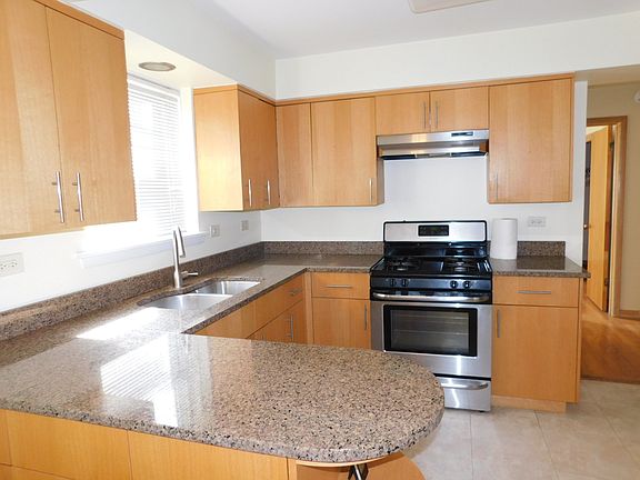 5th image of 6762 N Sauganash Ave #2S