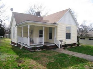 407 W Poplar St, Harrisburg, IL 62946