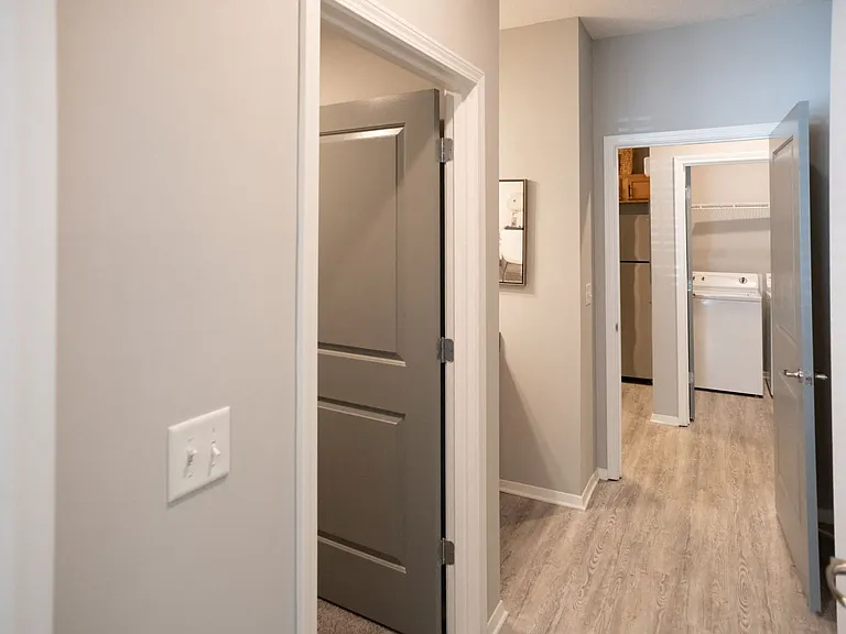 Grand Island Apartments — Photo 12