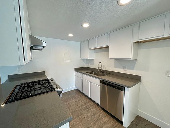 3rd image of 6609-6611 50th St
