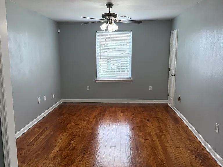 2137 Timoleon St — Photo 3
