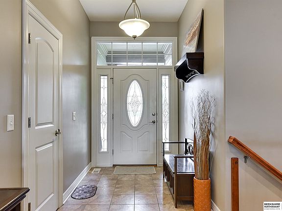 3rd image of 939 S 198th St