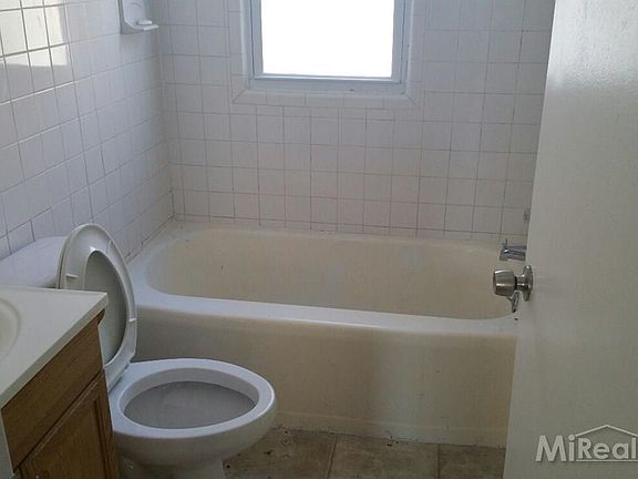 5th image of 8441 Continental Ave