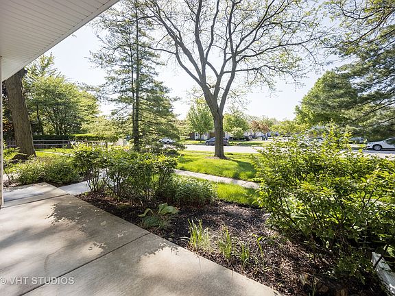 3rd image of 411 Stevenson Pl