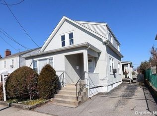 21 2nd St, Glen Cove, NY 11542