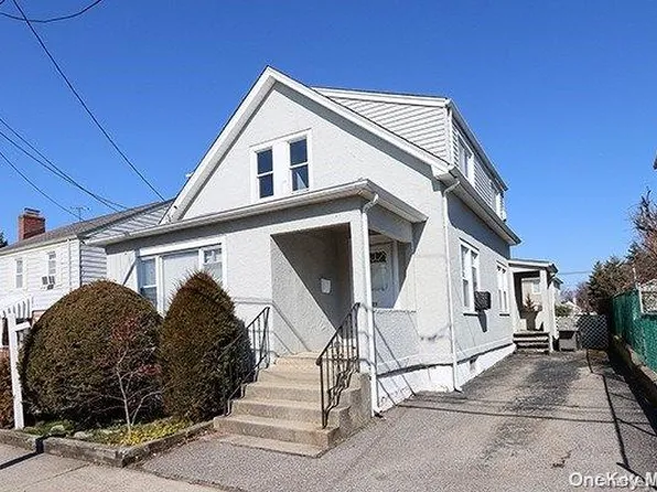 21 (2nd)  Second Street, Glen Cove, NY 11542