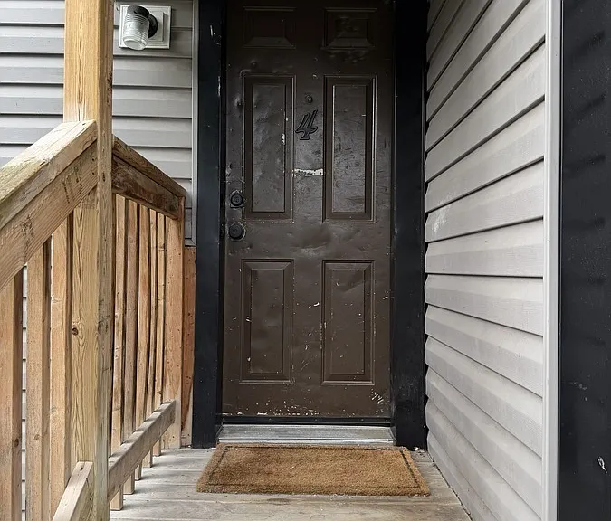 3403 Peter St #4 — Photo 1