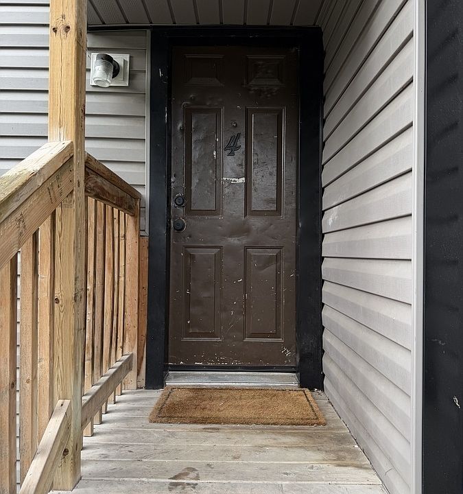 1st image of 3403 Peter St #4