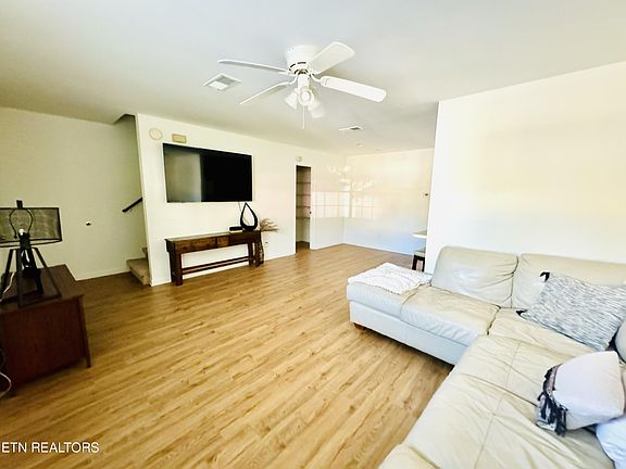 5th image of 9233 Shady Bend Ln