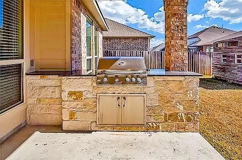 4th image of 2531 Warkworth Ln