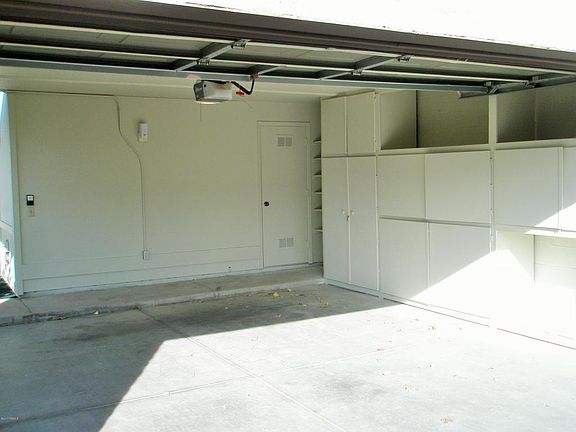 3rd image of 2311 N Avenida Barcolle