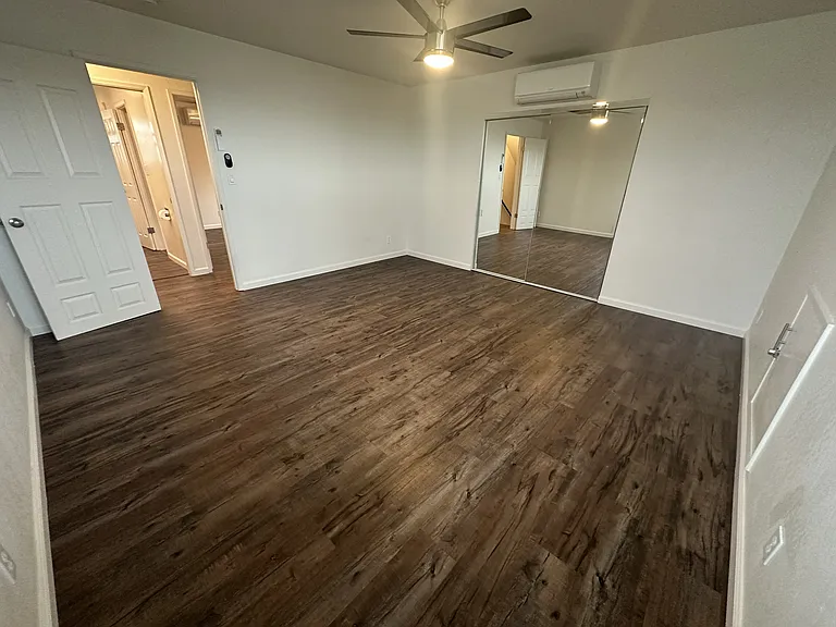 507 Bay St — Photo 9