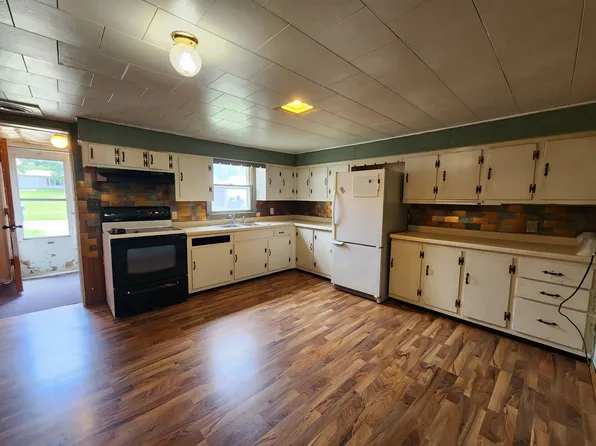 816 5th Ave NE, Independence, IA 50644
