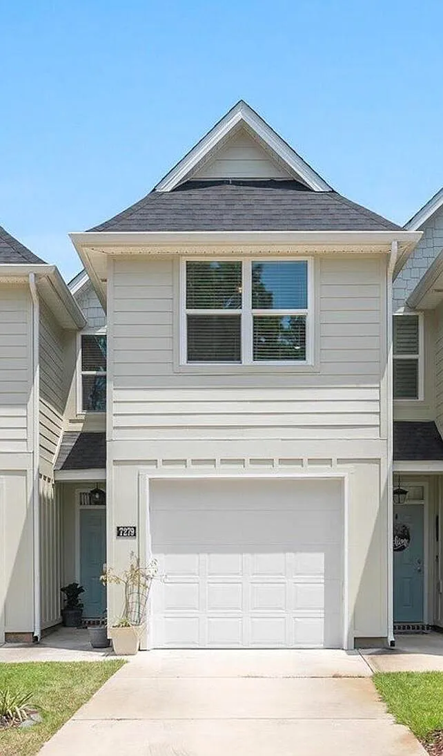3 bed, 2.5 bath, 1574 sqft, $4,000 — Photo 1