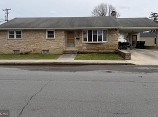 90 E Hazel St, Palmyra, PA 17078