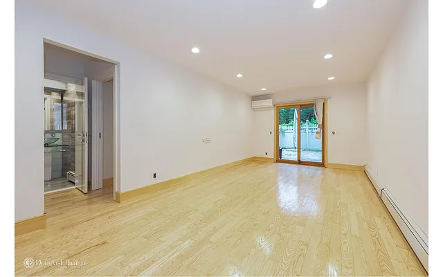 Sold by Douglas Elliman | media 21