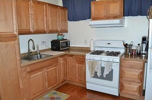2nd image of 46 W Newton St