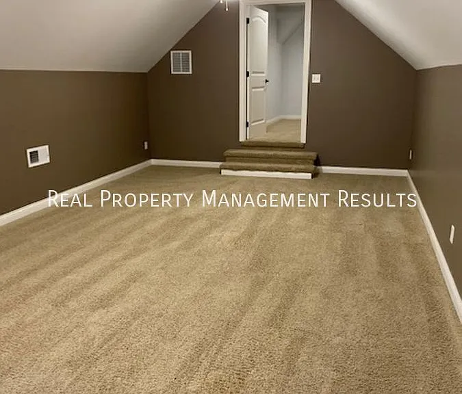 9399 Millicent Ct — Photo 28