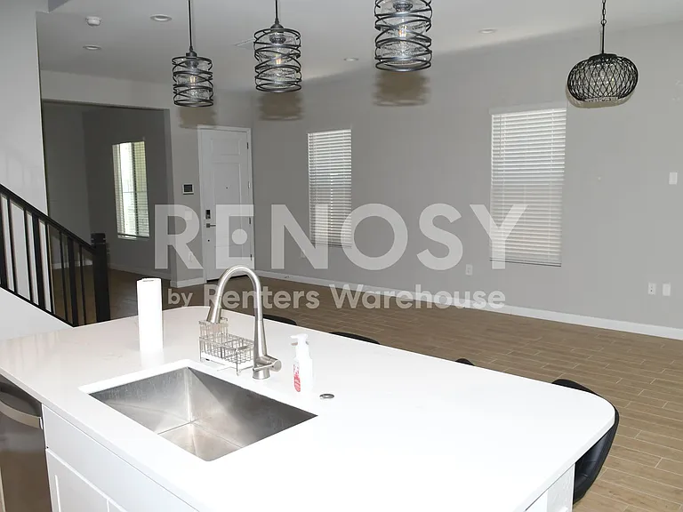 5059 E Gallop Way — Photo 1