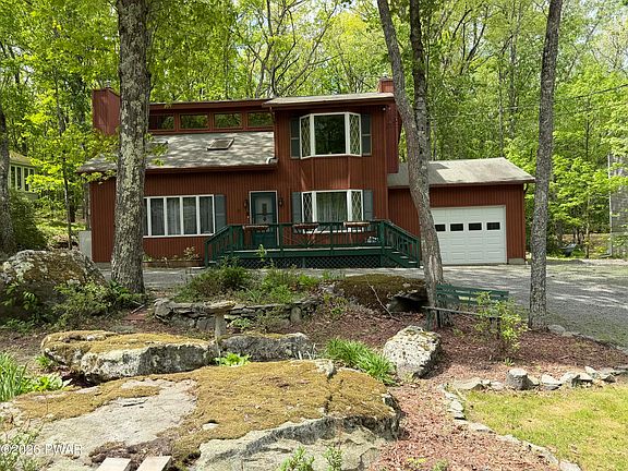 3rd image of 208 Mountain View Dr
