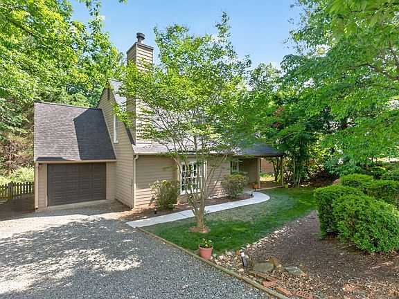 2nd image of 305 Starcrest Rd