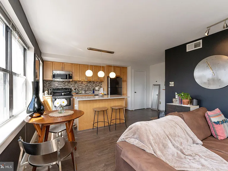 212 Oakwood St SE #322 — Photo 5