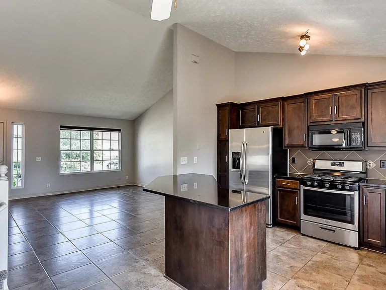 16655 Erskine St — Photo 12